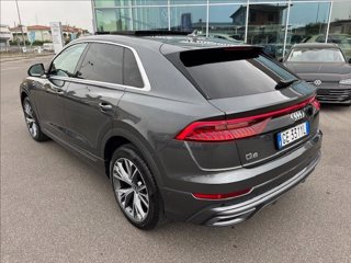 AUDI Q8 45 TDI quattro tiptronic Sport