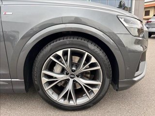 AUDI Q8 45 TDI quattro tiptronic Sport