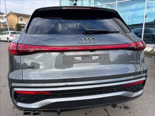 AUDI Q5 TDi 150 kW mHEV+ S tronic quattro S line edition